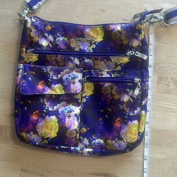 Used once, Baggallini, purple and yellow and white colorful Crossbody bag - Picture 9 of 10